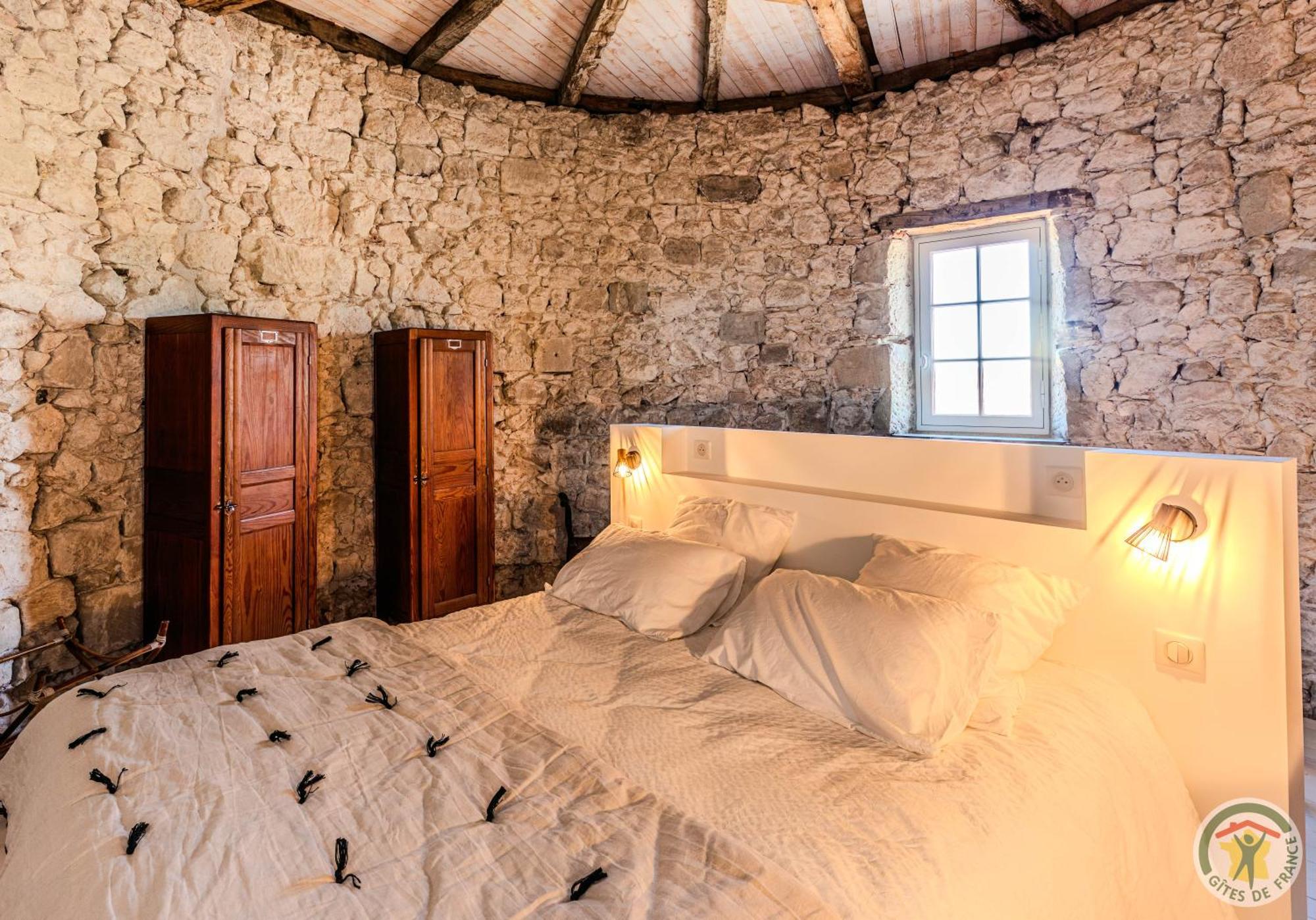 Un Petit Chateau Lauzun 外观 照片