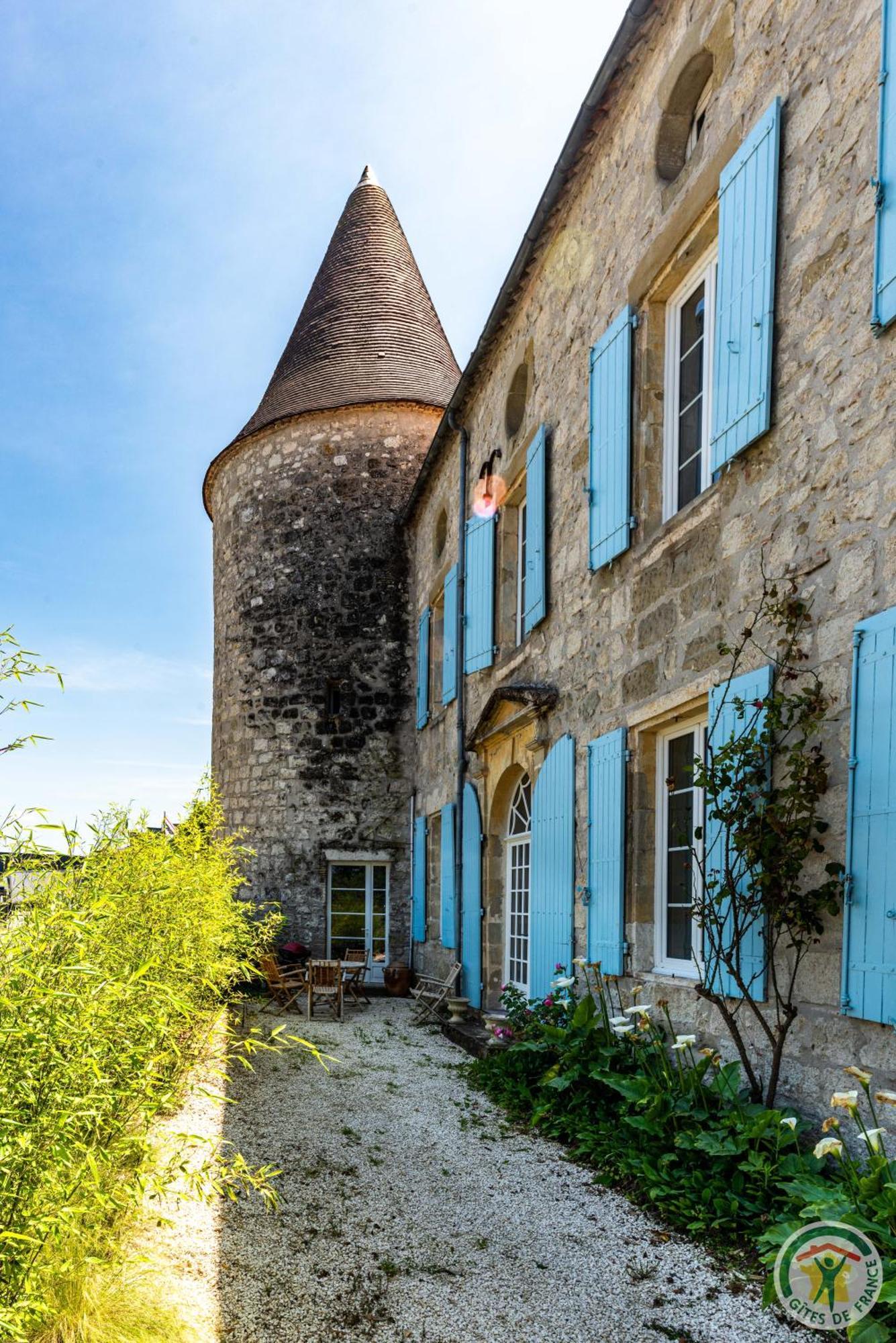 Un Petit Chateau Lauzun 外观 照片