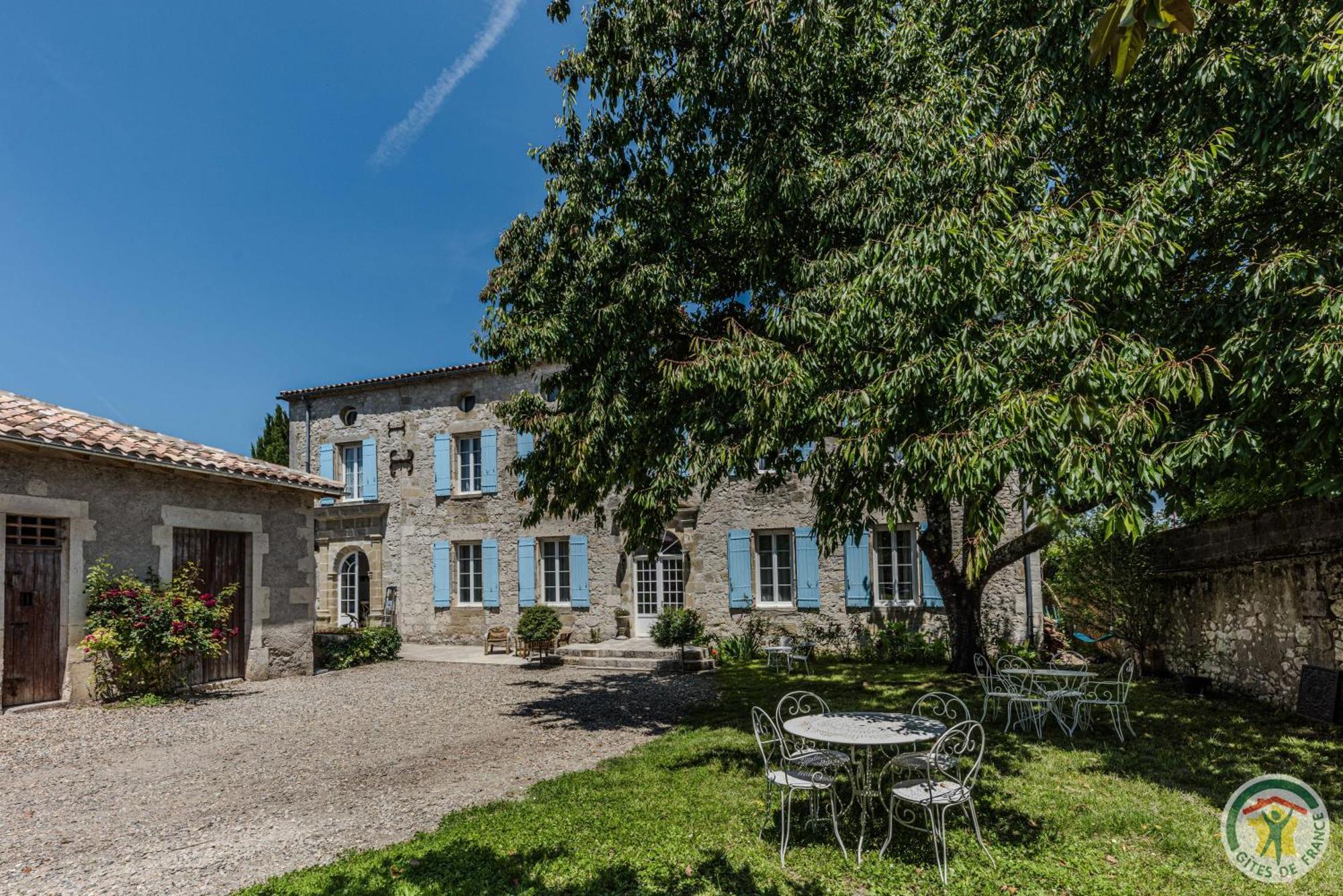 Un Petit Chateau Lauzun 外观 照片