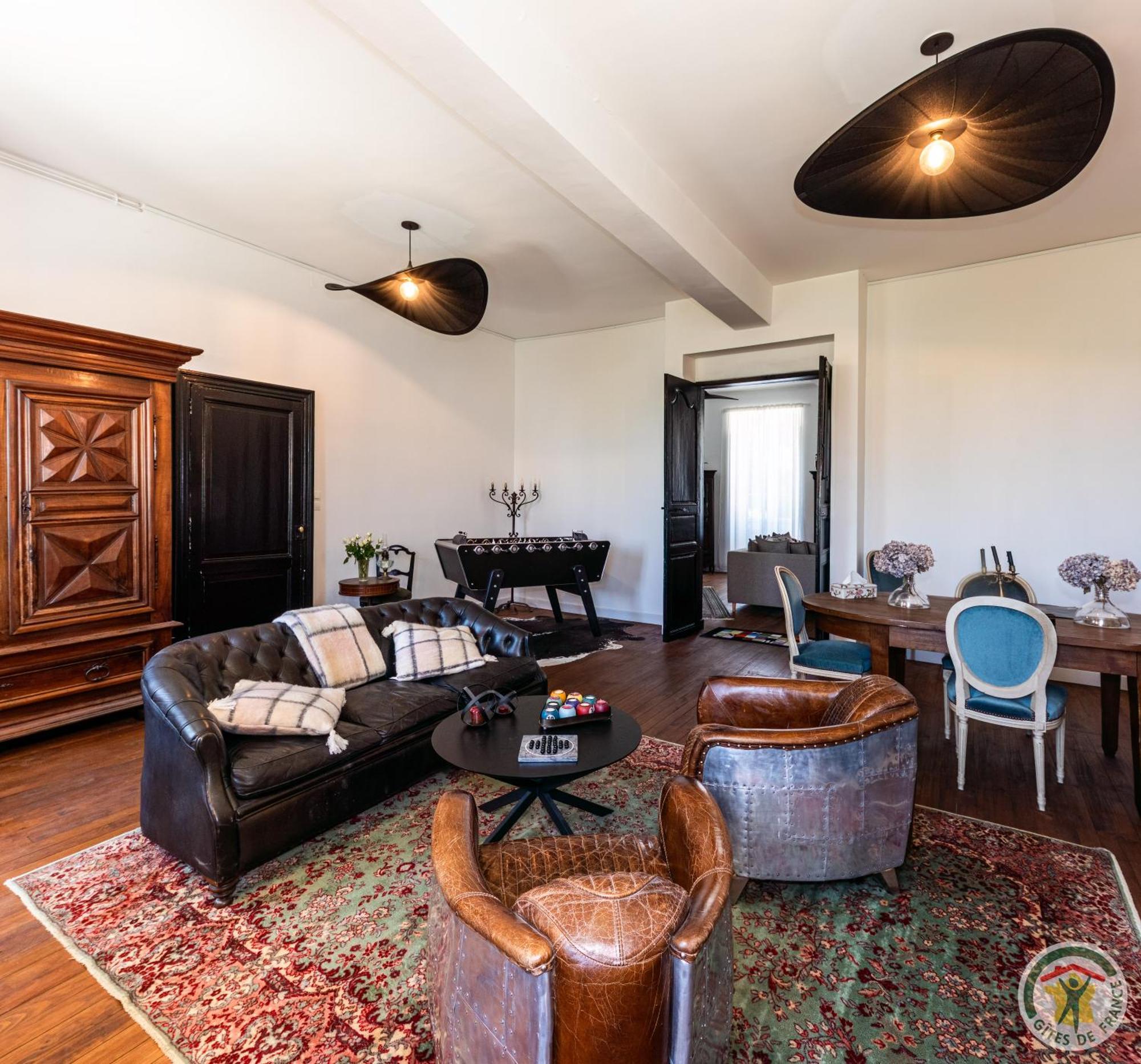 Un Petit Chateau Lauzun 外观 照片